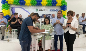 Câmara de Arneiroz e a Assembléia Legislativa celebram Convênio.