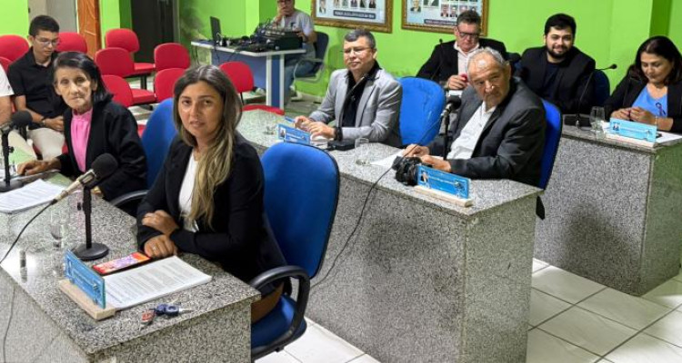 CÂMARA APROVA PROJETO DO REFIS E VEREADORES REFERENCIAM GESTÃO DO PREFEITO MONTEIRO FILHO PELA NOVA ILUMINAÇÃO DA CIDADE.